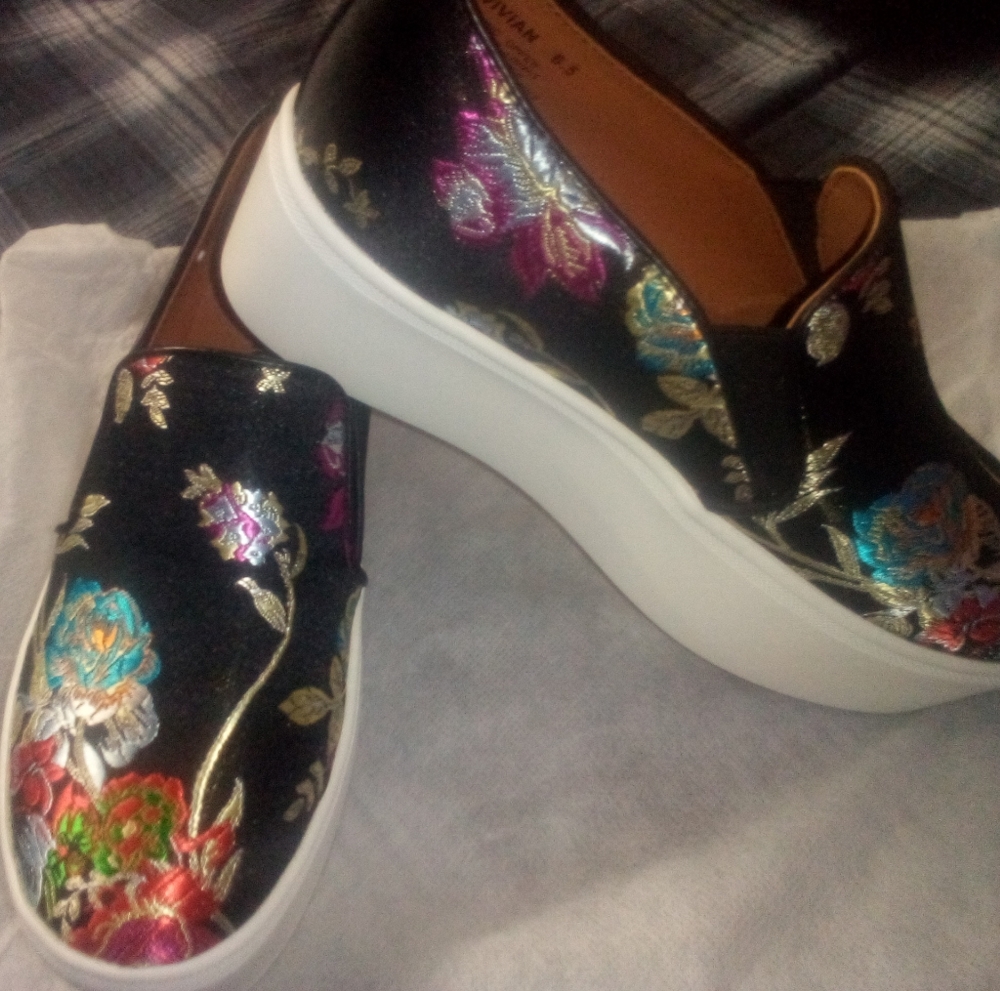 Shoes hot brush